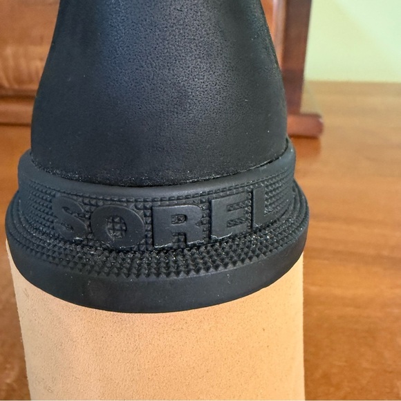 Sorel woman’s Hi-Line Black and Tan Heeled Lace-Up Boots  waterproof size 10 - Picture 6 of 12